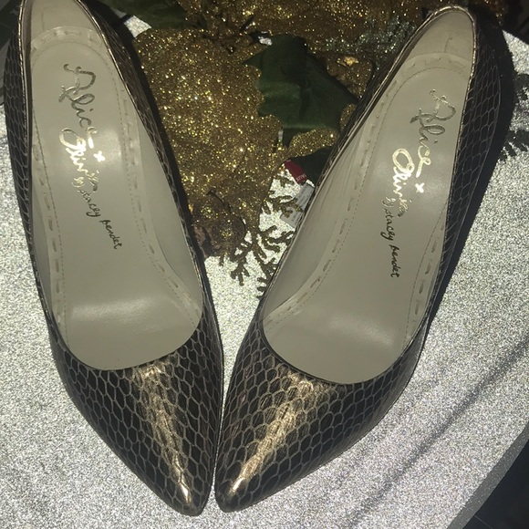 GOLD ALICE AND OLIVIA WEDGES - Picture 3 of 8